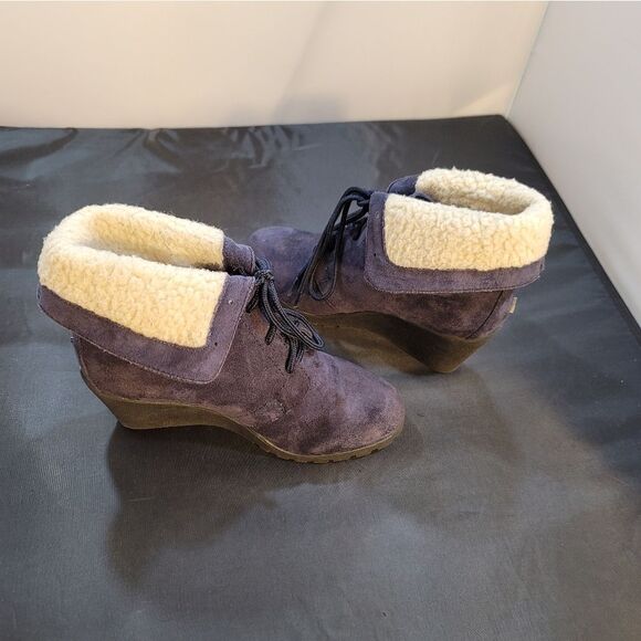 NAUTICA SUEDE WEDGE FAUX FUR INSOLE WOMENS LACE UP BOOTIE - Picture 3 of 15